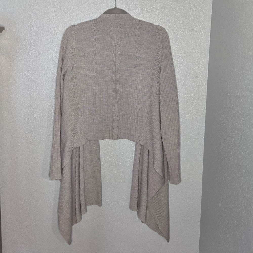 Athleta Solstice Wrap - L - image 5